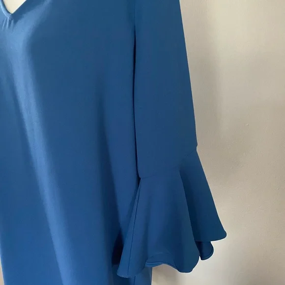 karen Kane New with Tag attached blue v-neck size M - Picture 4 of 8